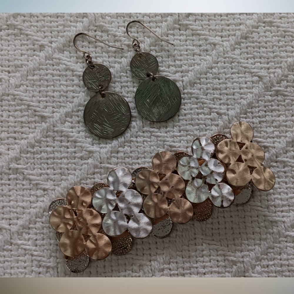 Golden Silver Fashion Hammered Earrings and Stretchy Bracelet Set